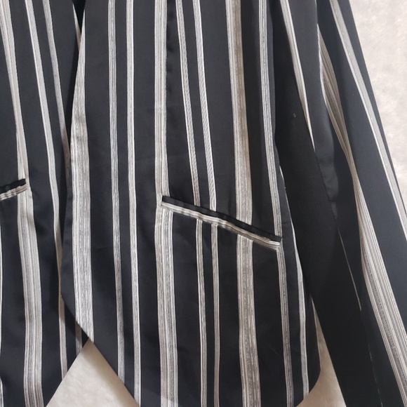 BCBGeneration open striped blazer size 6 - Picture 4 of 7